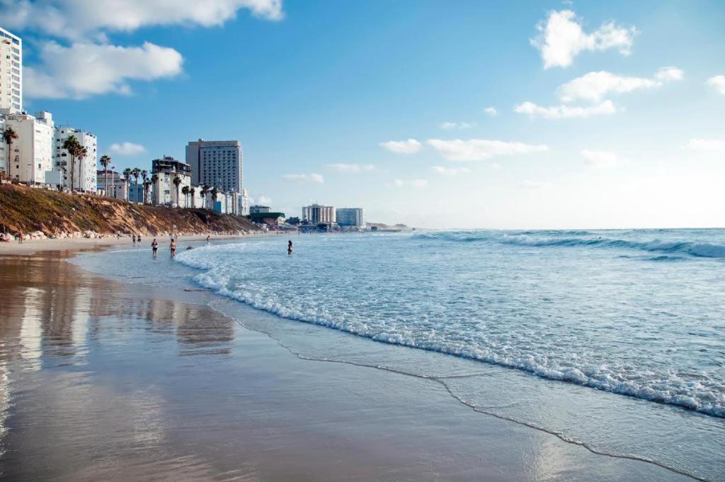 Amazing Suite On The Sea-סוויטה מדהימה על הים Bat Yam Exterior photo