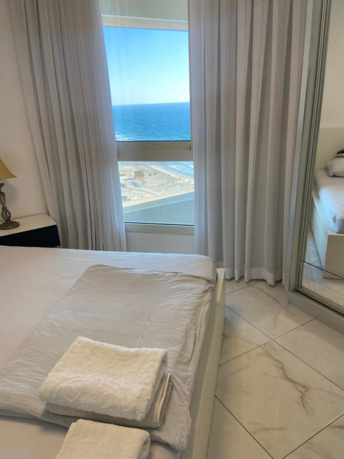 Amazing Suite On The Sea-סוויטה מדהימה על הים Bat Yam Exterior photo